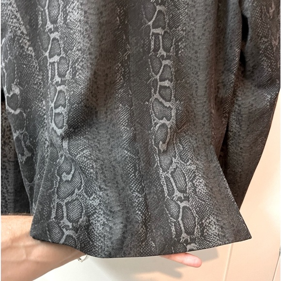 Zara Men’s slim fit snake print blazer, size XL - 42R - Picture 2 of 9